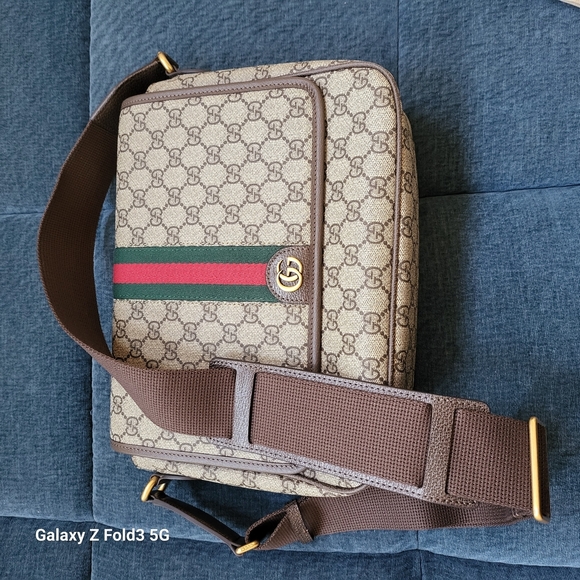 Gucci Cream and Brown Messenger Bag with Iconic Monogram - Picture 1 of 15